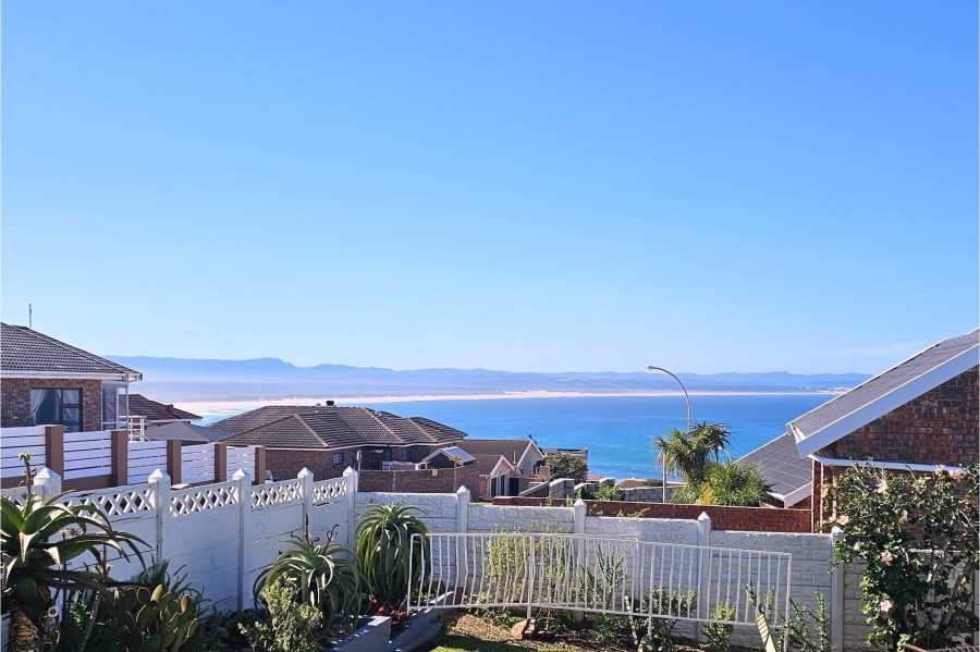 2 Bedroom Property for Sale in Wavecrest Eastern Cape